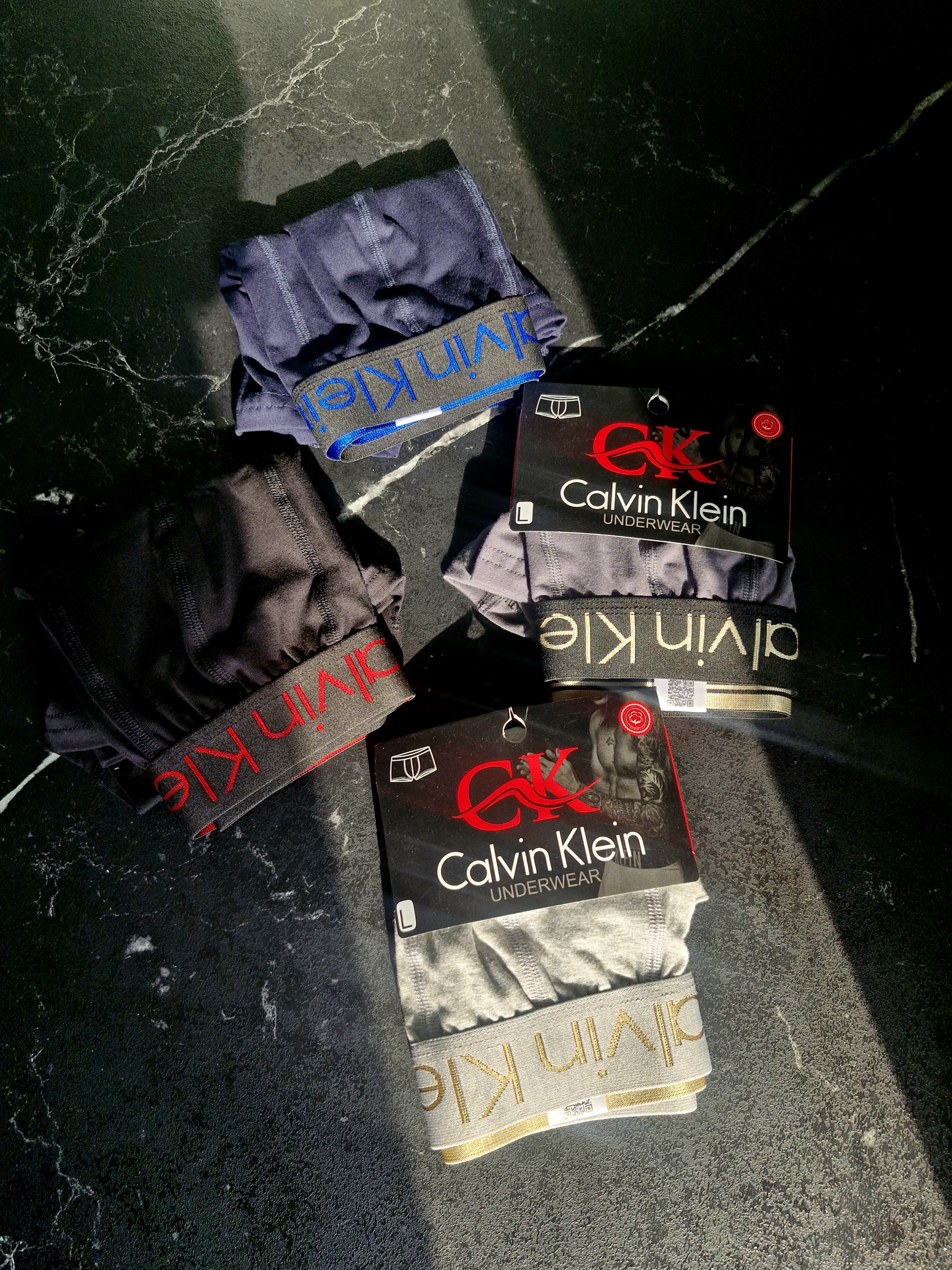 خرید شورت مردانه کلوین کلین CALVIN KLEIN طرح ساده کد 902 با طراحی شیک، تن‌خور راحت و مناسب استفاده روزمره از یاربوتیک.